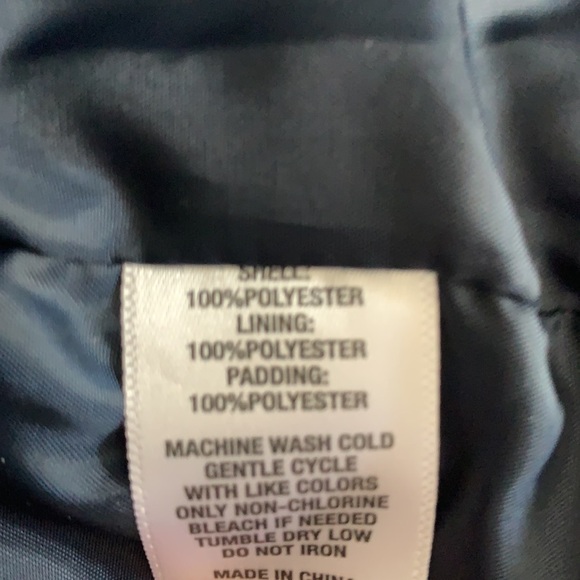 Crown & Ivy Quilted Vest Size L - Picture 4 of 9